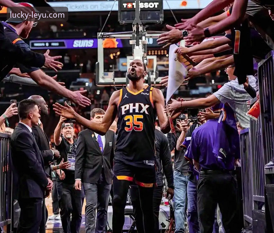 掌握乐鱼体育深度赛事分析：湖人三巨头火力全开力克步行者实战解析